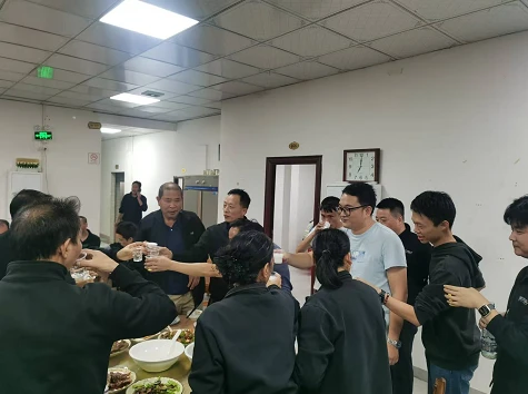 The company's monthly dinner party was successfully held, allowing everyone t...